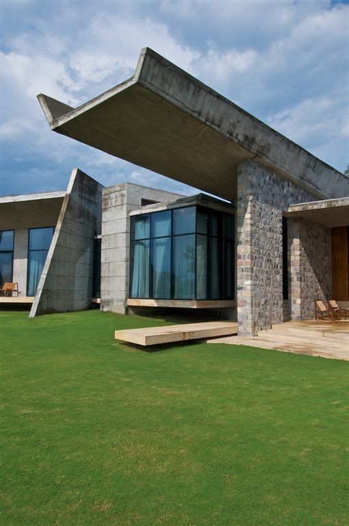 Rishikesh House by Rajiv Saini in India