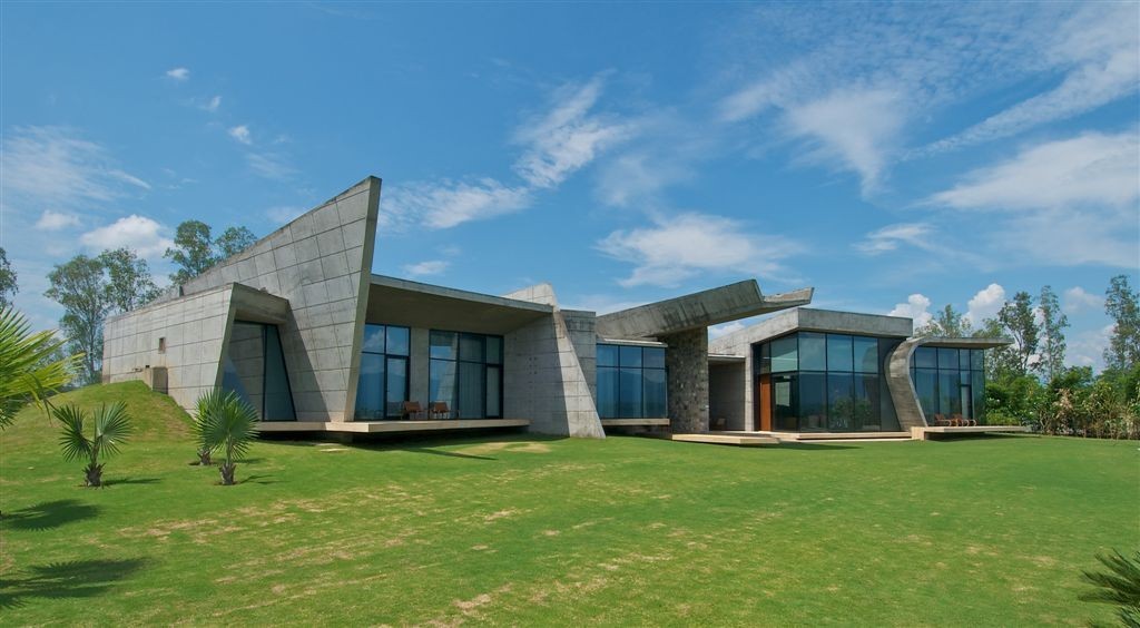 Rishikesh House by Rajiv Saini in India