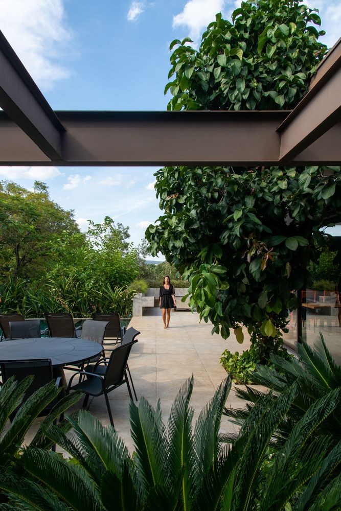 Tree House by Sala 03 Arquitetura: A Contemporary Residence Immersed in Nature Tree House by Sala 03 Arquitetura: A Contemporary Residence Immersed in Nature