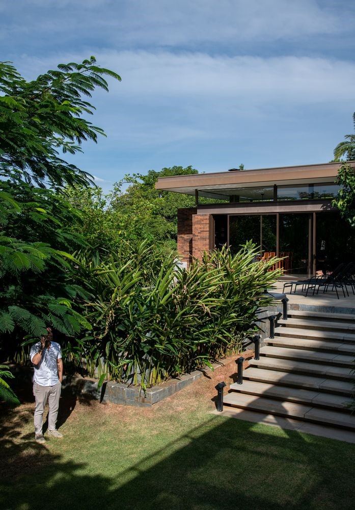 Tree House by Sala 03 Arquitetura: A Contemporary Residence Immersed in Nature Tree House by Sala 03 Arquitetura: A Contemporary Residence Immersed in Nature