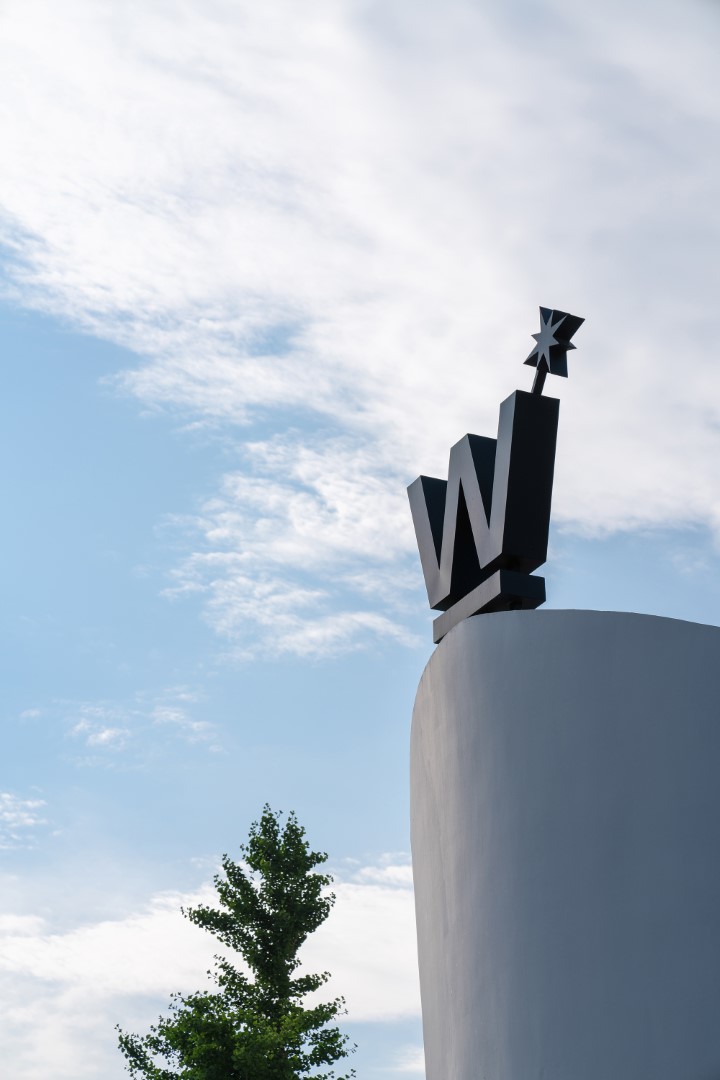 W. DRESSES Customized Spaces by CUN FF Xuewan Yang in Yunnan, China W. DRESSES Customized Spaces by CUN FF Xuewan Yang in Yunnan, China