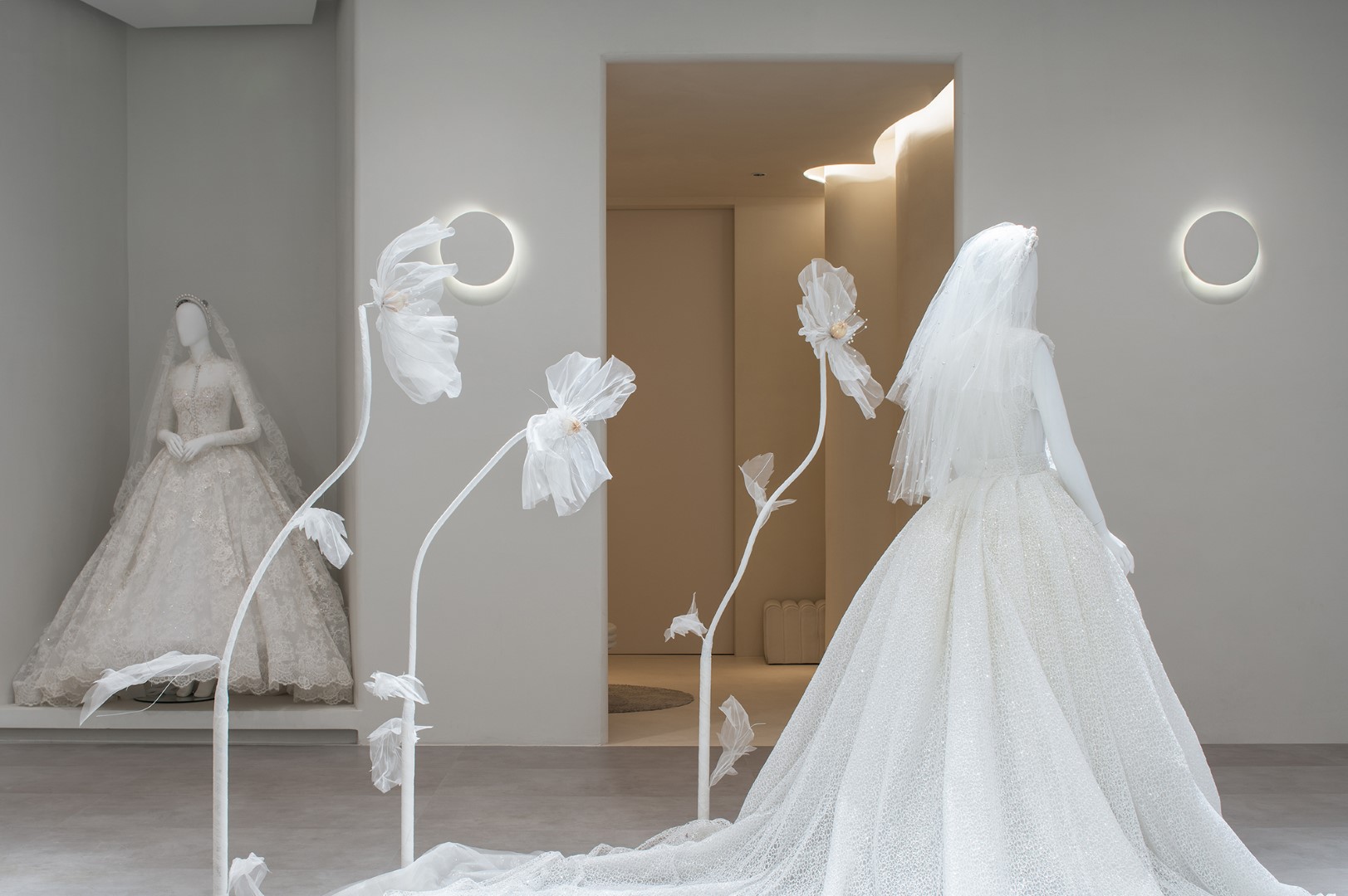 W. DRESSES Customized Spaces by CUN FF Xuewan Yang in Yunnan, China W. DRESSES Customized Spaces by CUN FF Xuewan Yang in Yunnan, China