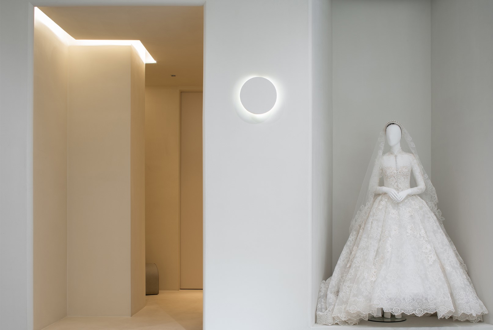 W. DRESSES Customized Spaces by CUN FF Xuewan Yang in Yunnan, China W. DRESSES Customized Spaces by CUN FF Xuewan Yang in Yunnan, China