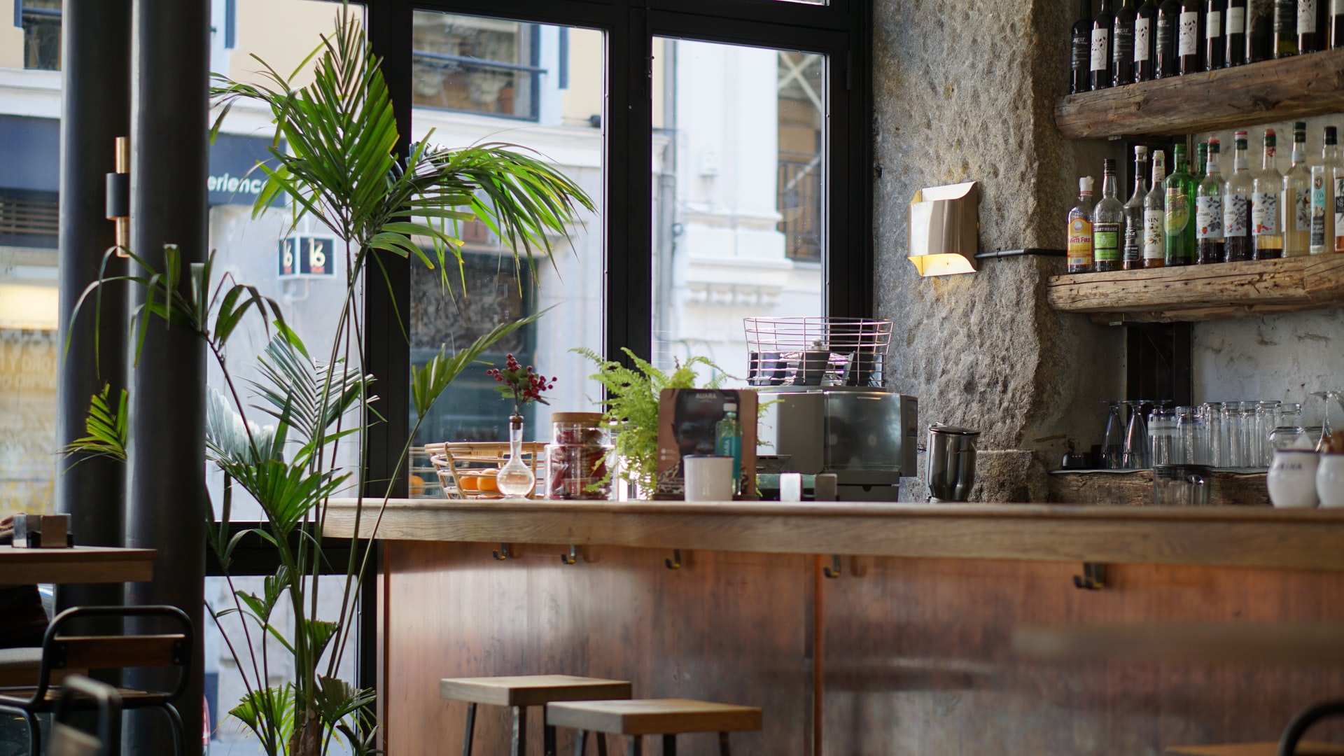 6 Fun and Creative Home Bar Décor Ideas That Will Blow Your Mind 6 Fun and Creative Home Bar Décor Ideas That Will Blow Your Mind