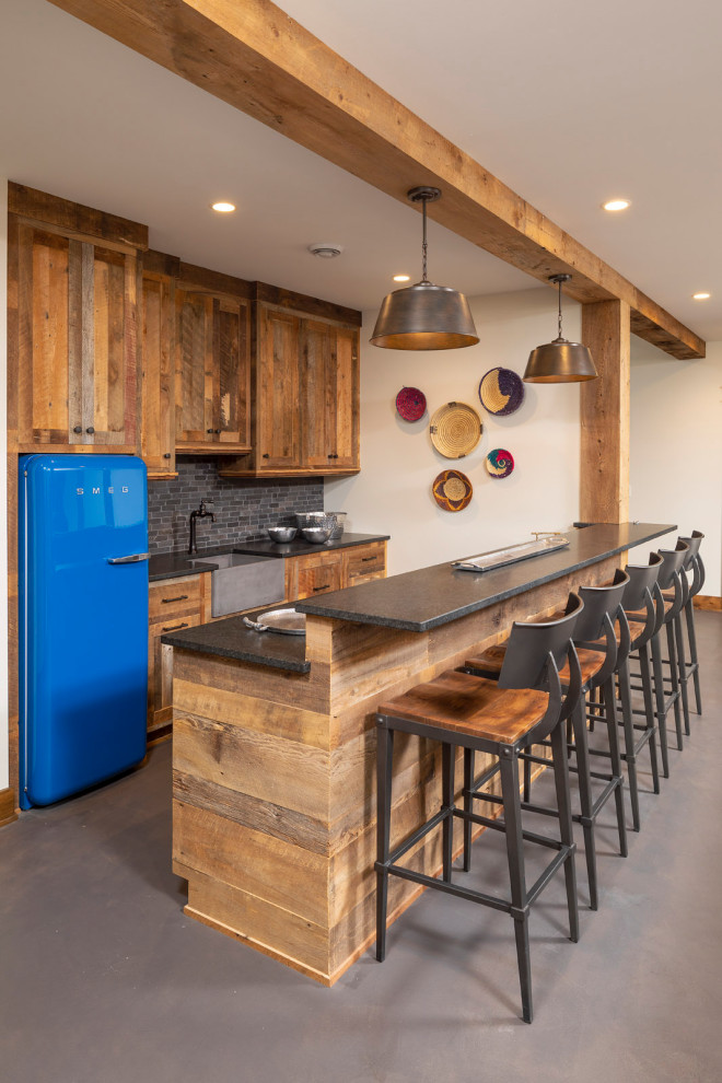 15 Awesome Rustic Home Bar Designs You Will Enjoy