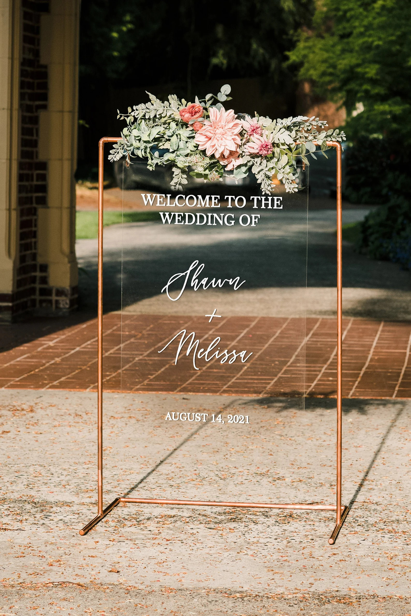 15 Delightful Wedding Welcome Sign Designs That Will Greet Your Guests
