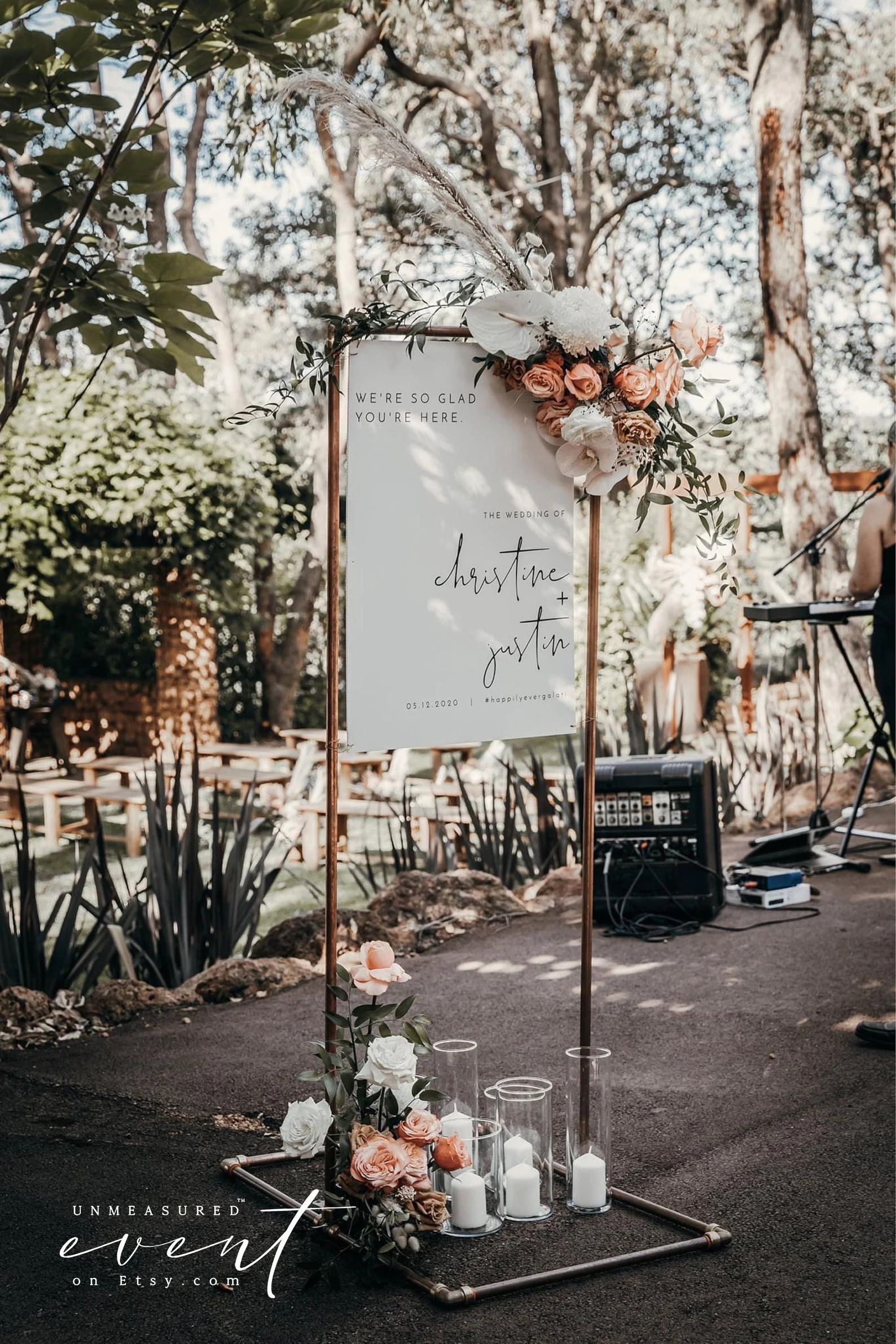 15 Delightful Wedding Welcome Sign Designs That Will Greet Your Guests