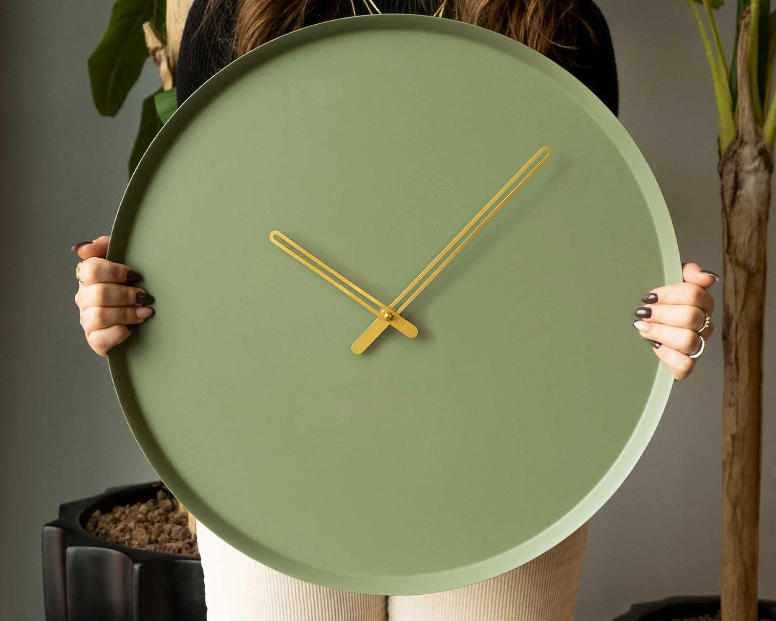 7. Round Minimalist Clock 7. Round Minimalist Clock