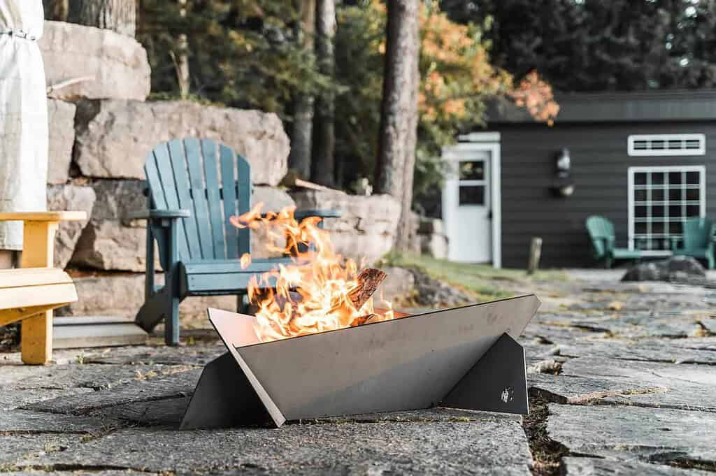 17 Practical & Stylish Fire Pit Designs That Are Portable
