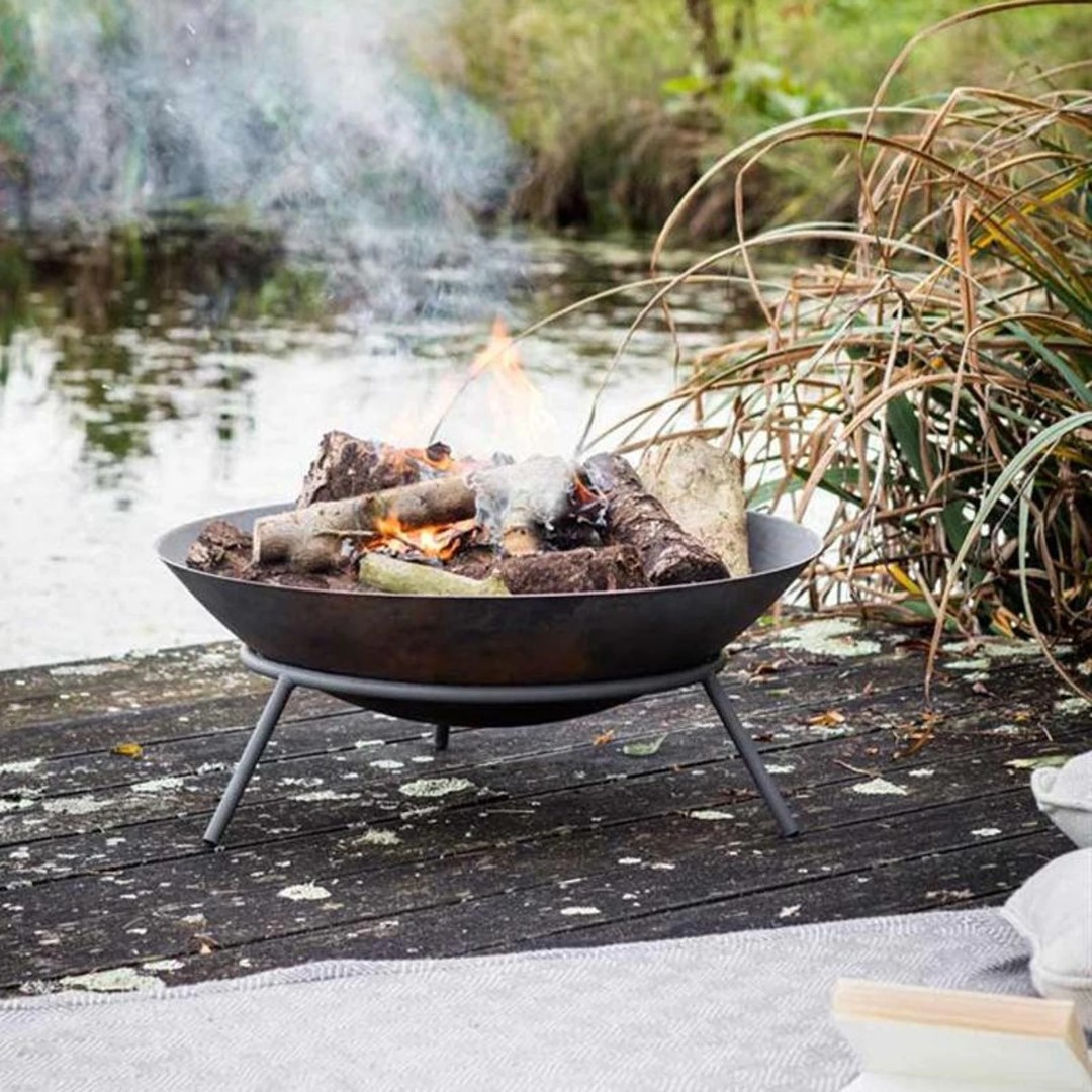 17 Practical & Stylish Fire Pit Designs That Are Portable