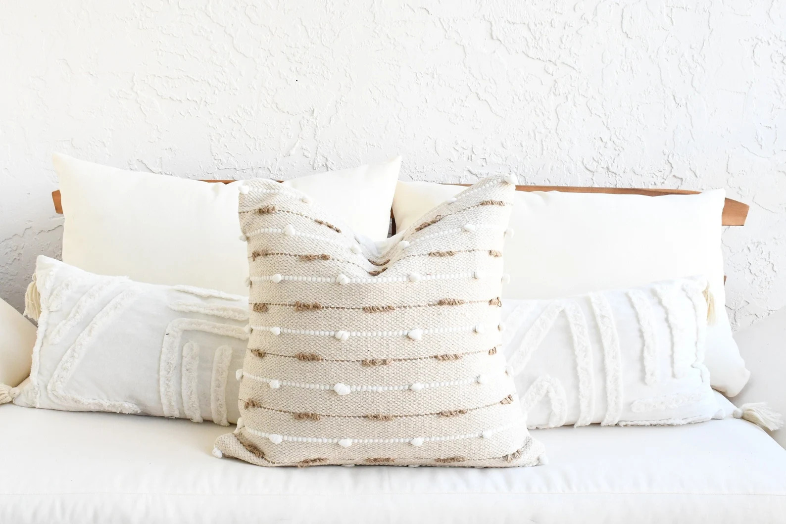 18 Cozy Boho Pillow Cover Designs For Your Chic Home Décor