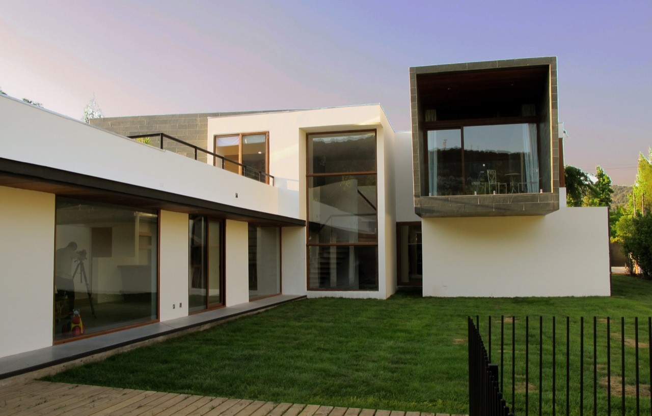 3-Element House by Swett Arquitectos in Santiago, Chile 3-Element House by Swett Arquitectos in Santiago, Chile