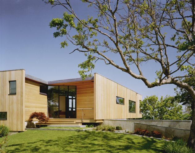 Bluff House by Robert Young in Montauk, New York