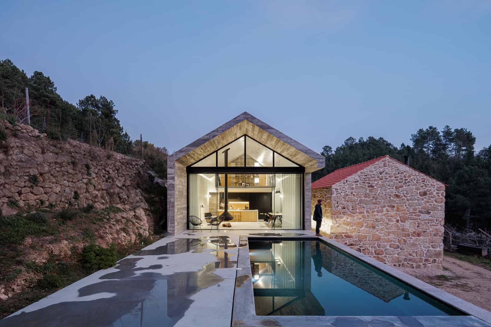 Casa NaMora: A love story between granite and concrete in a Portuguese farm house