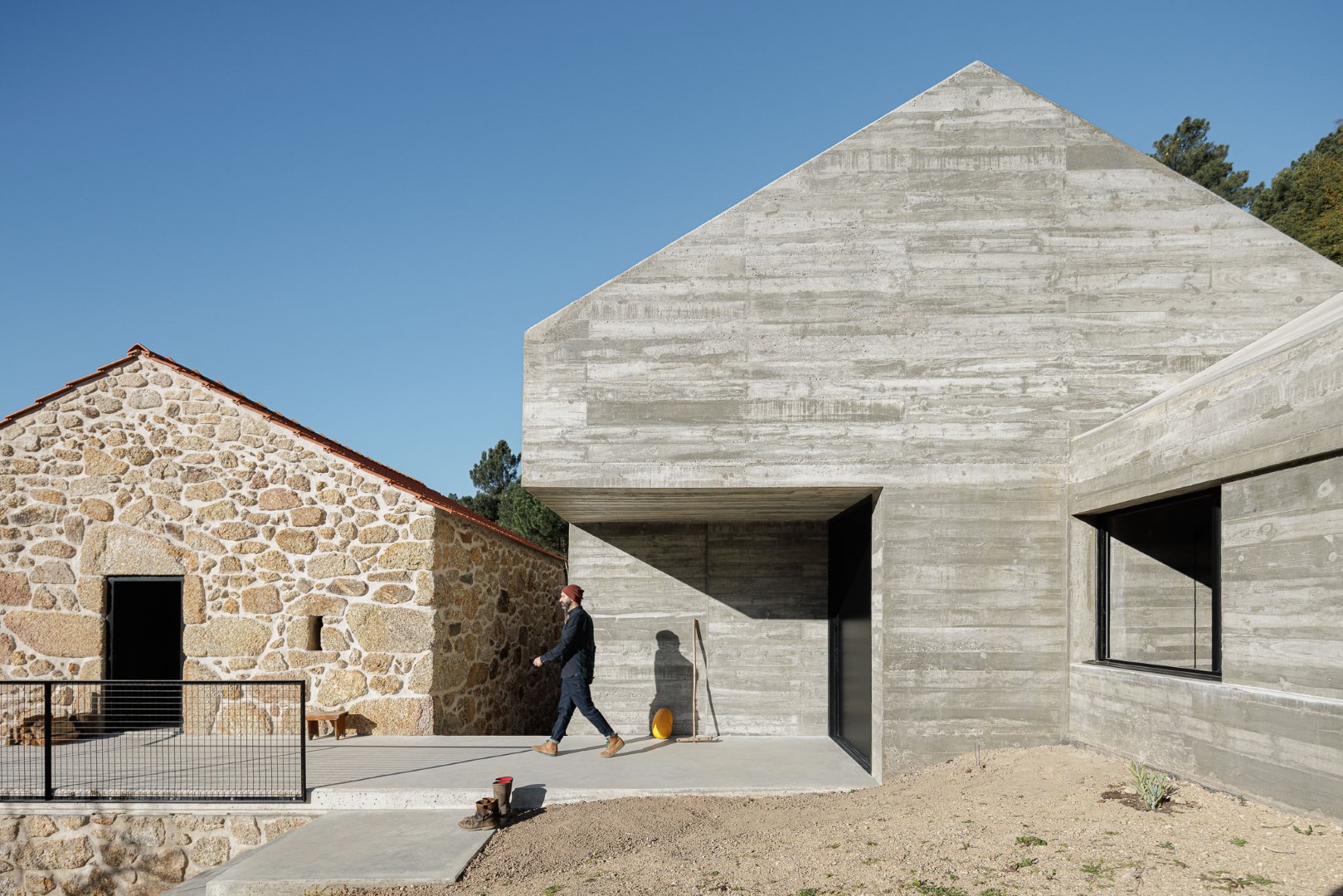 Casa NaMora: A love story between granite and concrete in a Portuguese farm house Casa NaMora: A love story between granite and concrete in a Portuguese farm house