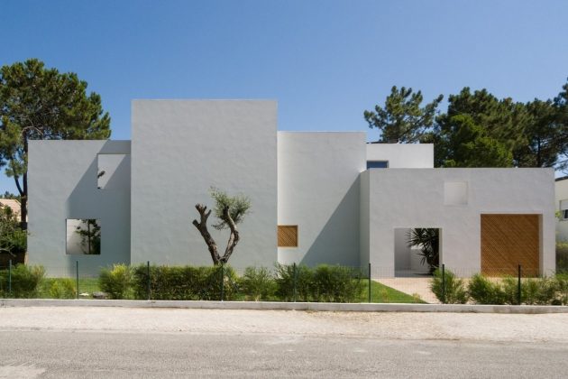 House in Troia by Miguel Marcelino in Grandola, Portugal