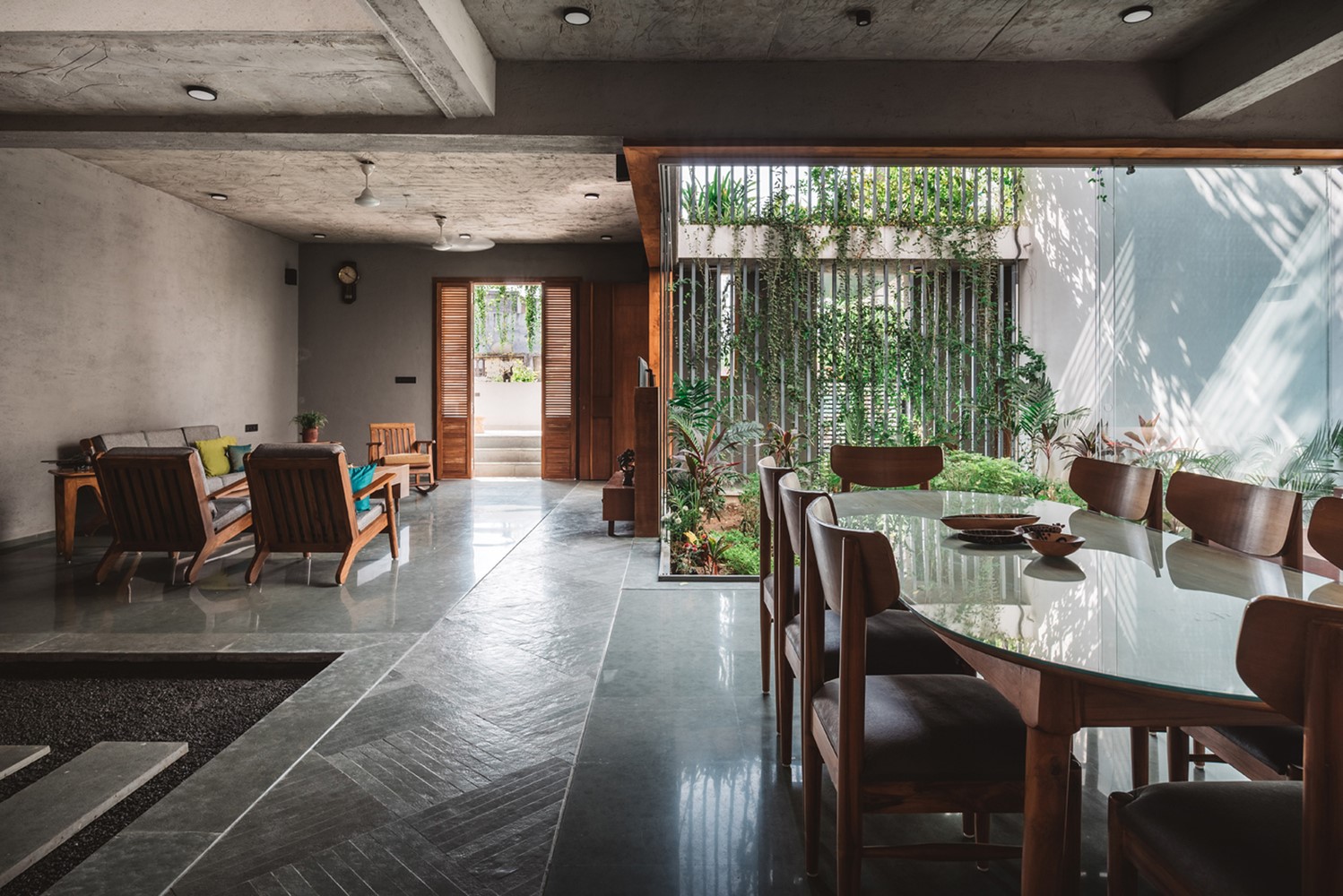 Jungalow House by Neogenesis+Studi0261 in Surat, India