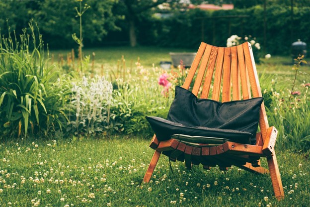 5 Ways To Transform Your Backyard Into A Spring Haven