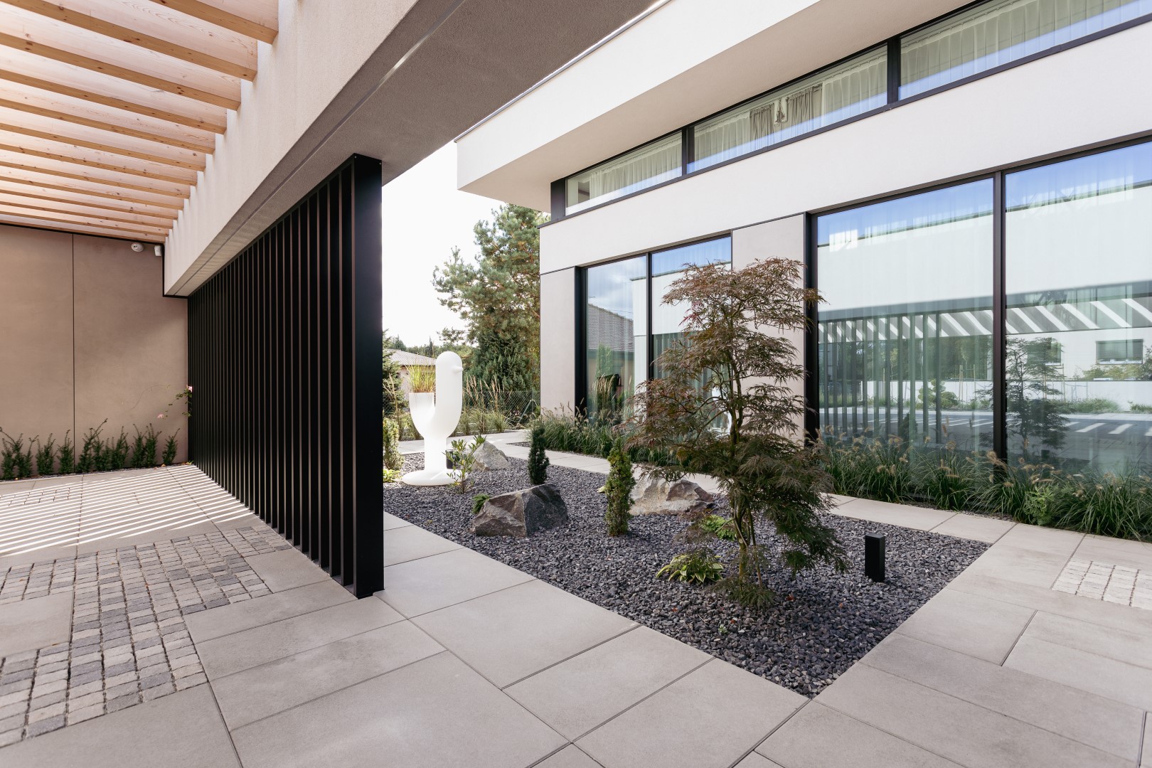 Single family house with pool by EASST Architects in Poznan, Poland Single family house with pool by EASST Architects in Poznan, Poland