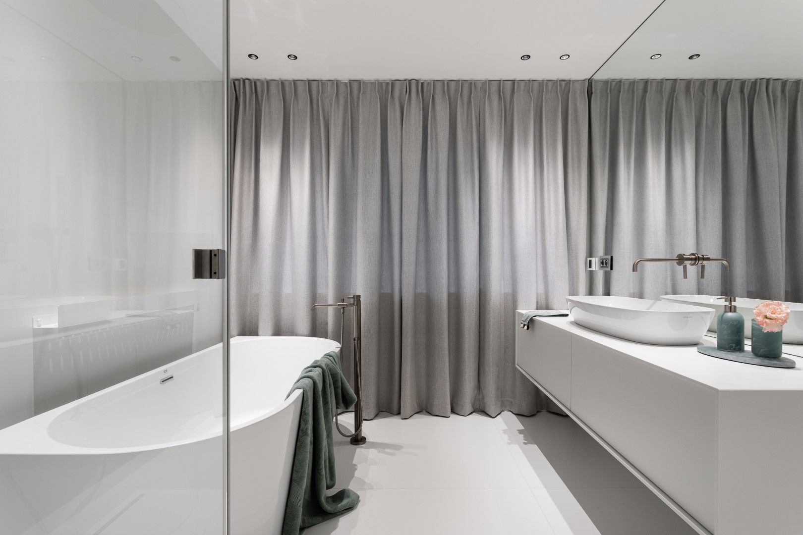 Single family house with pool by EASST Architects in Poznan, Poland Single family house with pool by EASST Architects in Poznan, Poland