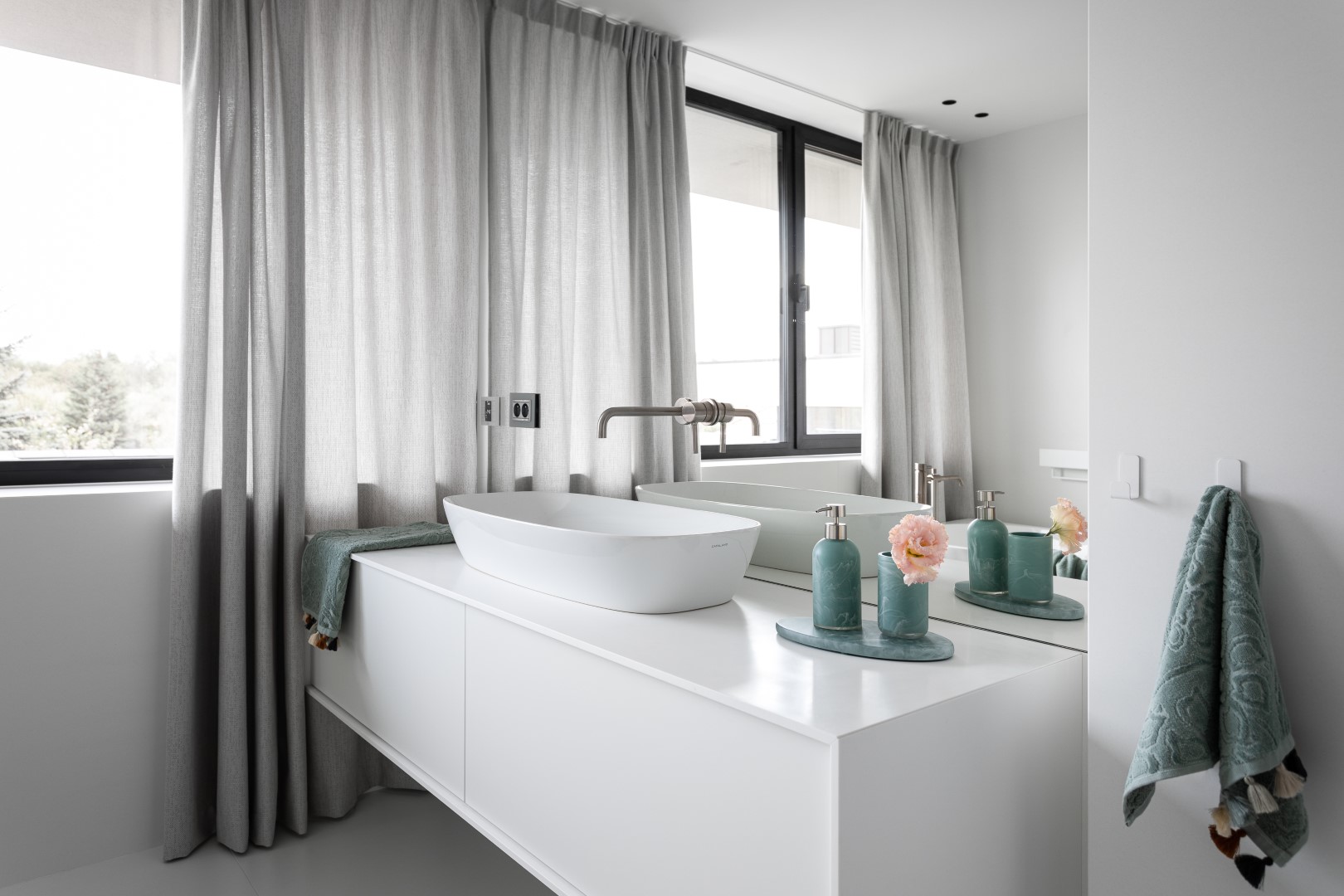 Single family house with pool by EASST Architects in Poznan, Poland Single family house with pool by EASST Architects in Poznan, Poland