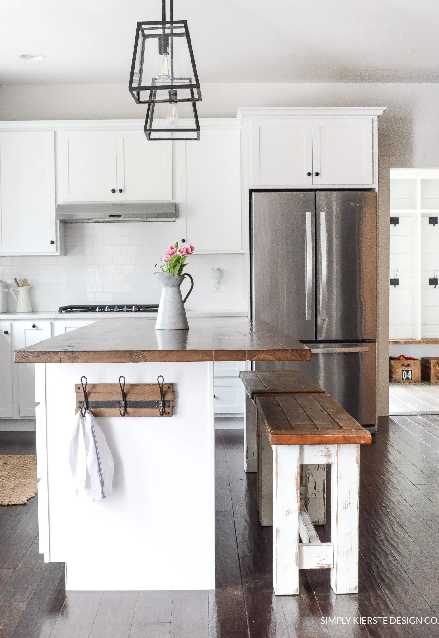 15 Amazing DIY Farmhouse Style Projects For Your Kitchen