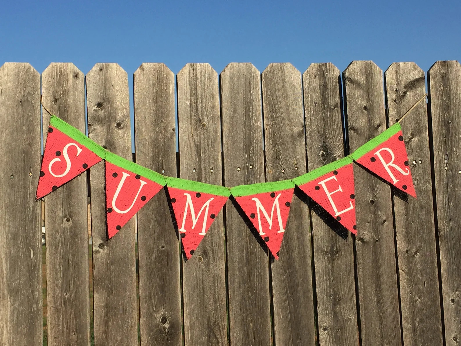 15 Sparkling Watermelon Garland Ideas You Must Put Up This Summer