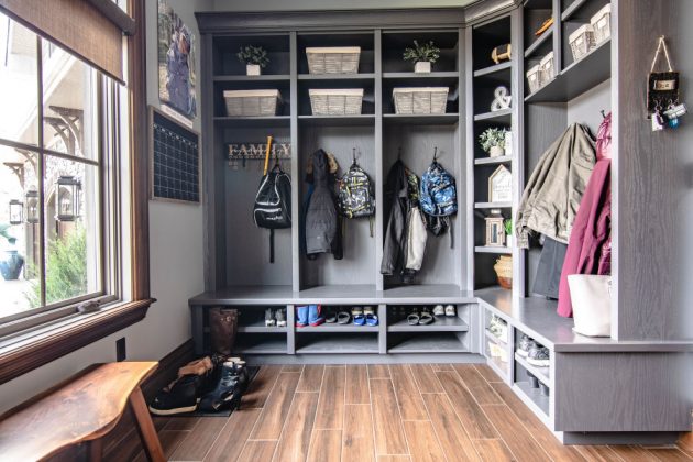 15 Striking Rustic Entry Hall Designs That Won't Fail To Welcome You