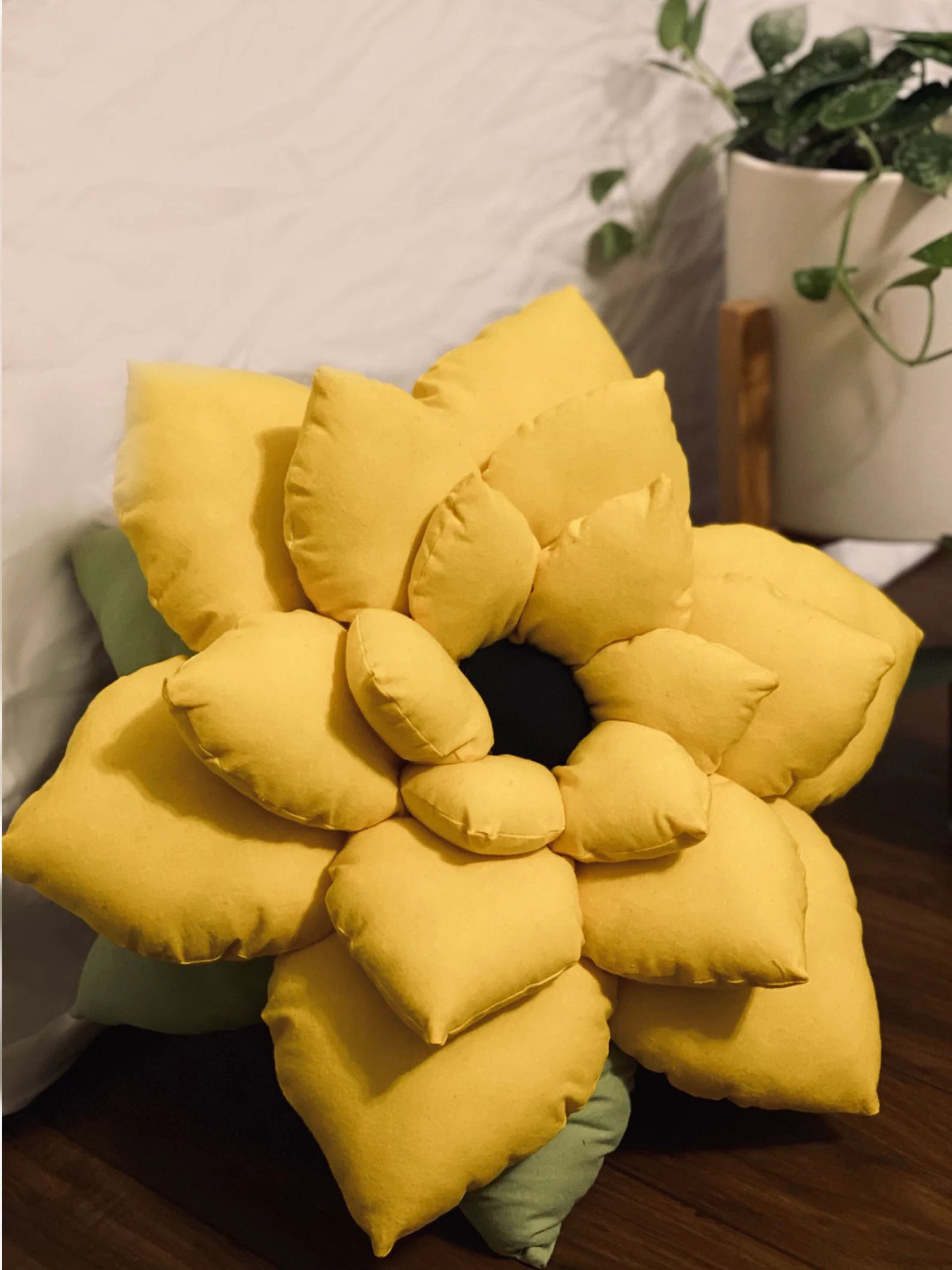 16 Cheerful Sunflower Pillow Designs For The Summer