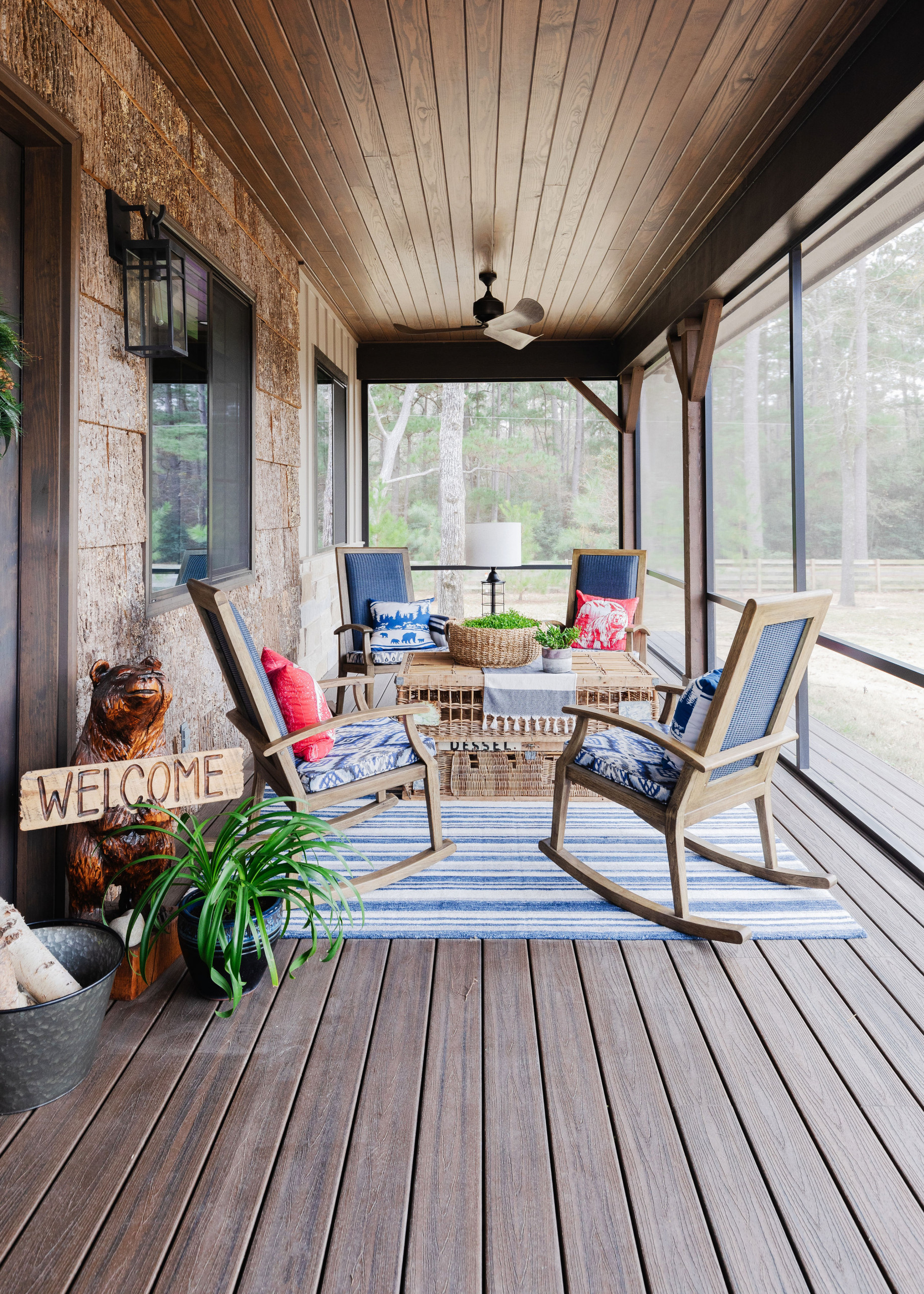 18 Phenomenal Rustic Porch Designs That Will Make You Drool