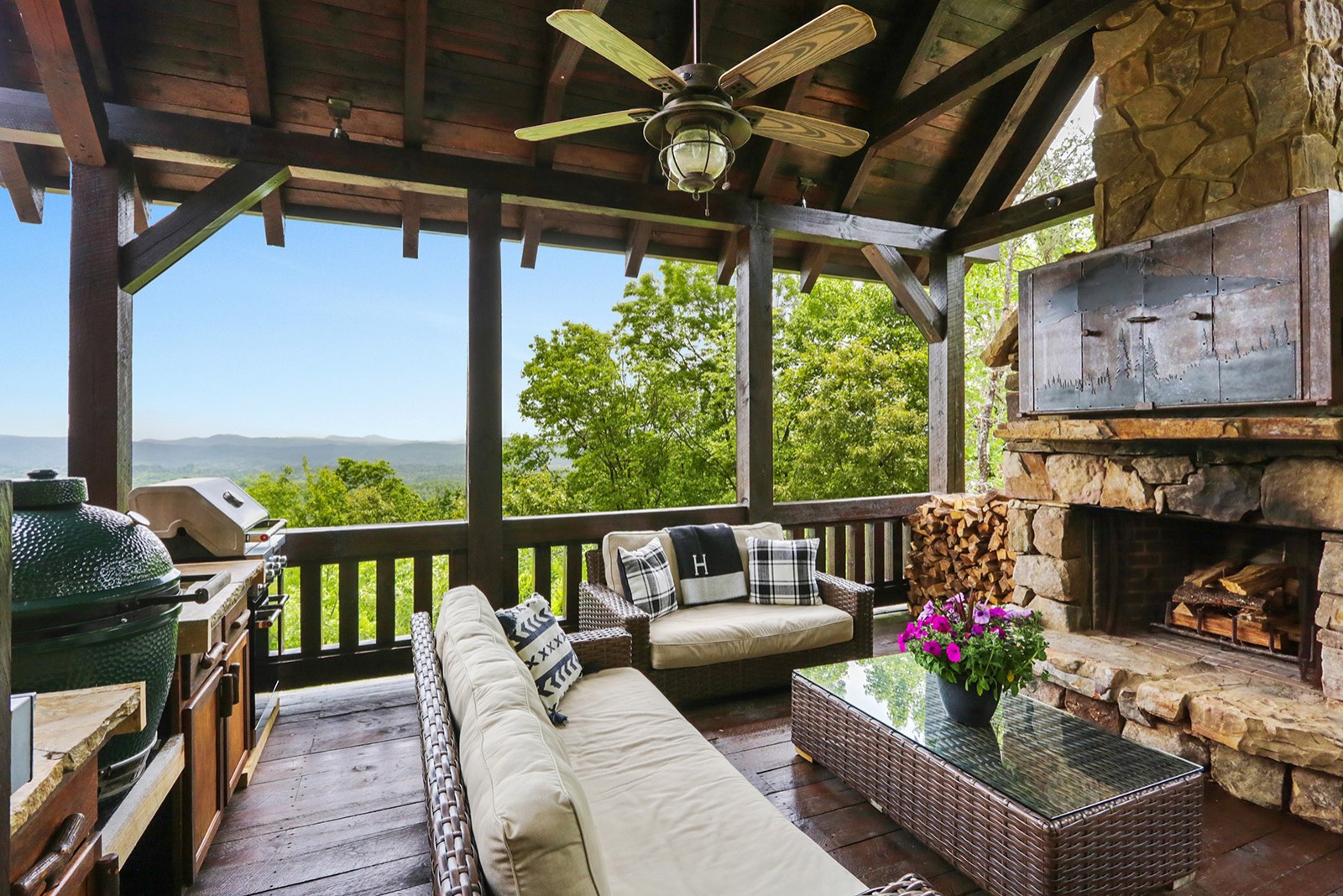 20 Magnificent Rustic Deck Designs That Will Captivate You
