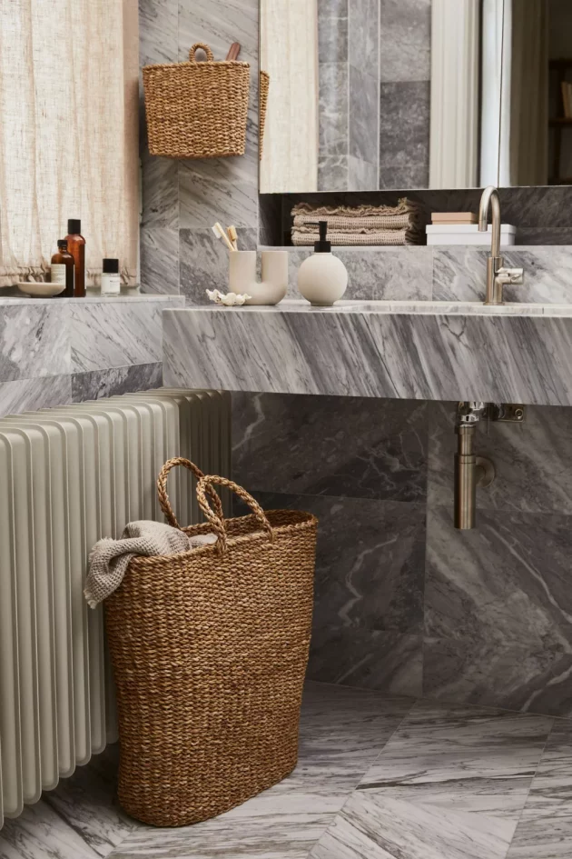 Tips To Save Space In a Small Bathroom