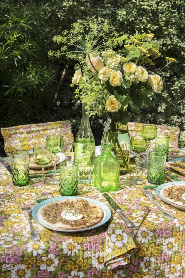 Essentials For a Colorful Summery Table