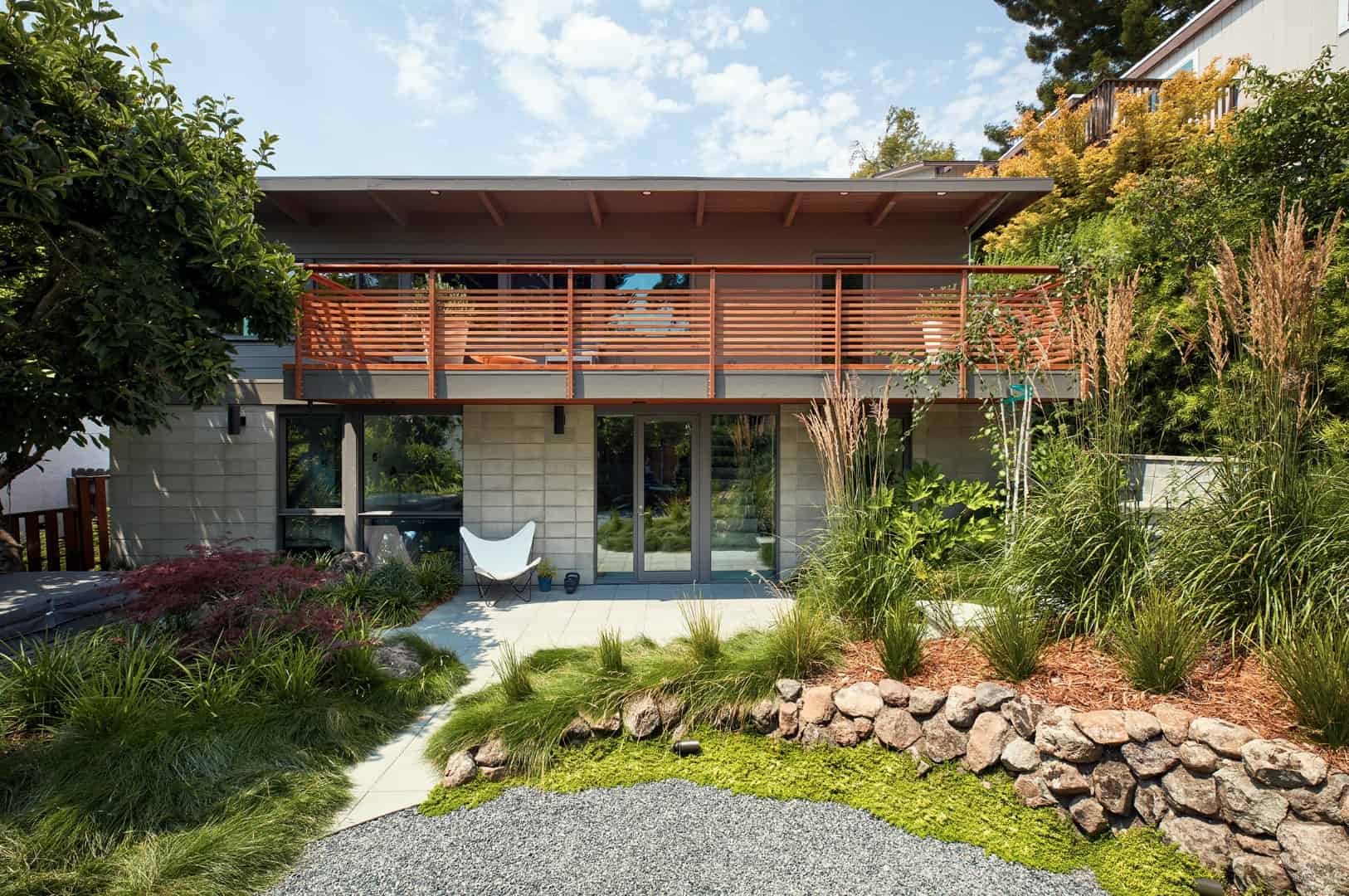 Berkeley Hills MCM Remodel by Klopf Architecture: A Modern Mid-Century Retreat in the Treetops