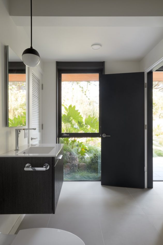 Berkeley Hills MCM Remodel and ADU Addition by Klopf Architecture