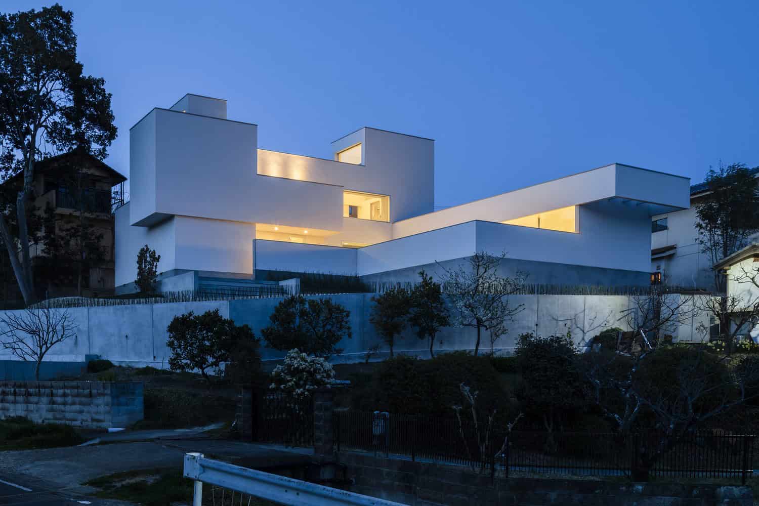 Hilltop House by FORM | Kouichi Kimura Architects in Japan