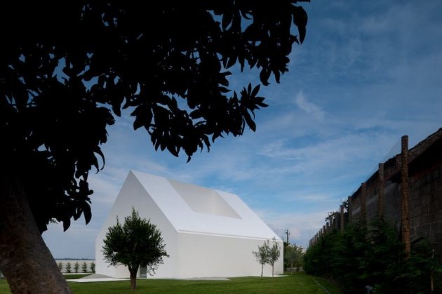 House in Leiria by Aires Mateus in Portugal