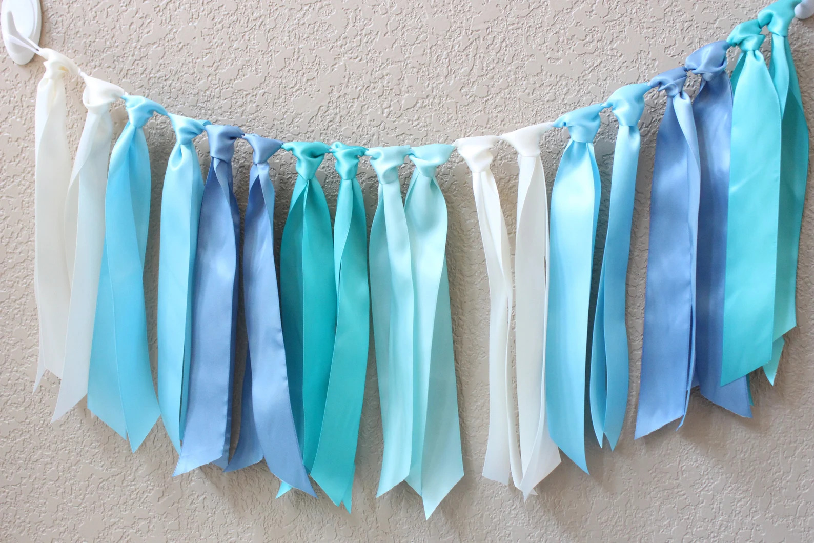15 Awesome Coastal Garland Designs With Beachy Vibes