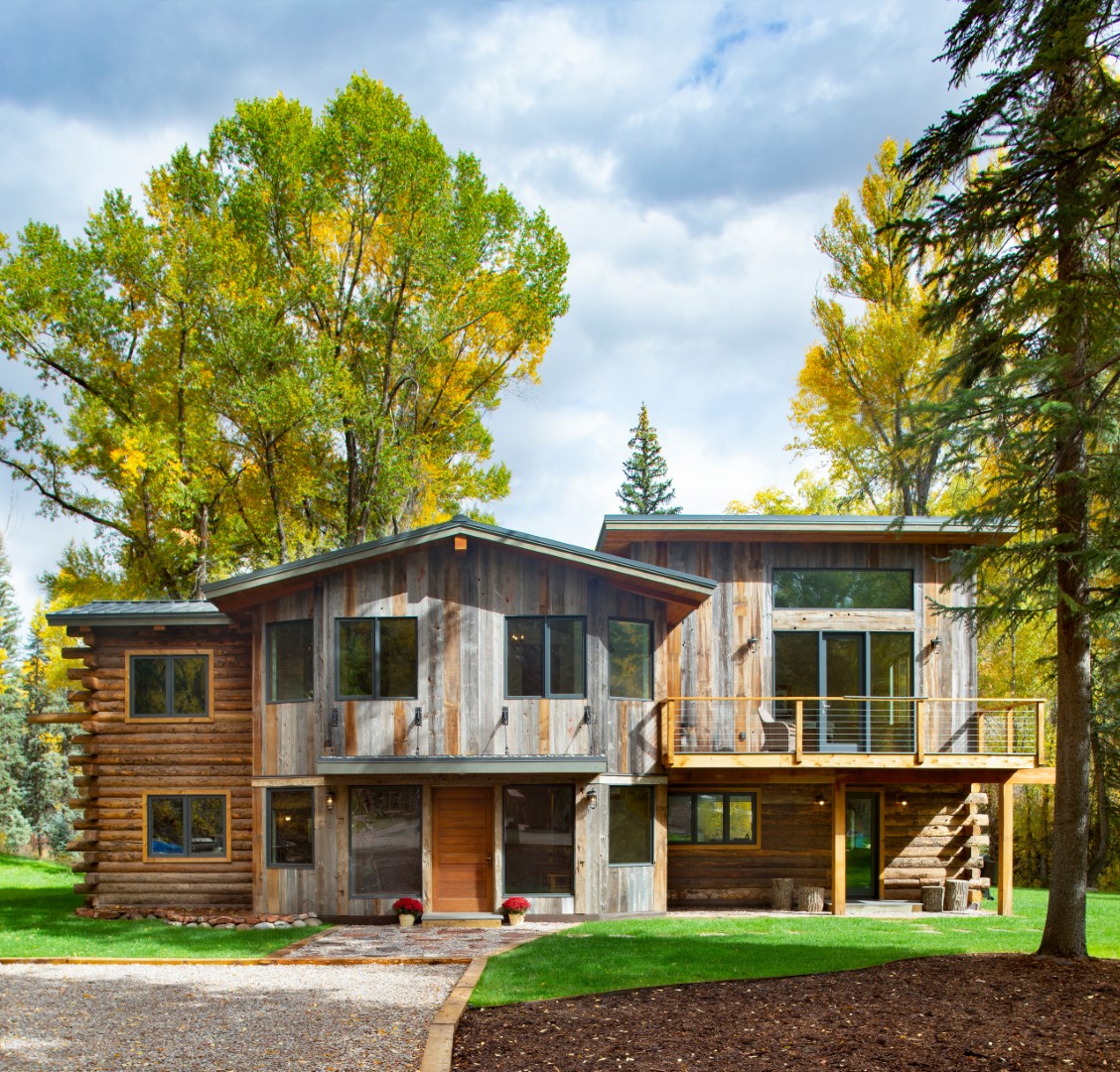 15 Phenomenal Rustic Home Exterior Designs You Will Dream About