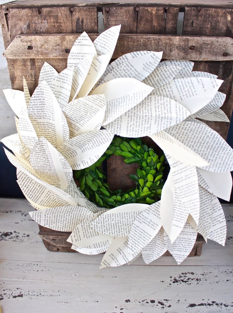 17 Beautiful DIY Farmhouse Wreath Designs For Every Season