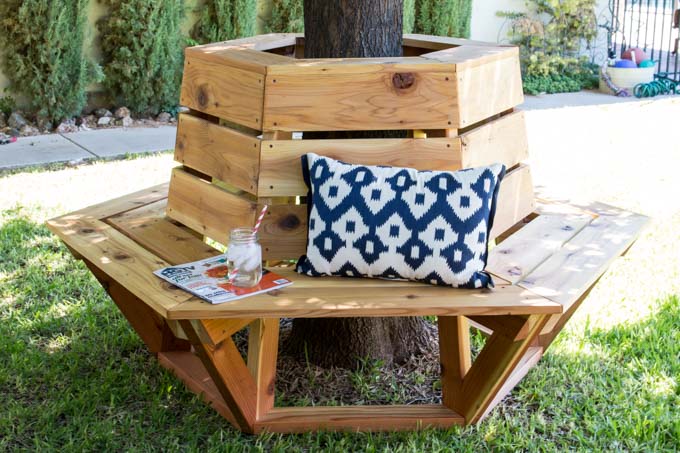 17 Superb DIY Outdoor Furniture Projects For Your Garden
