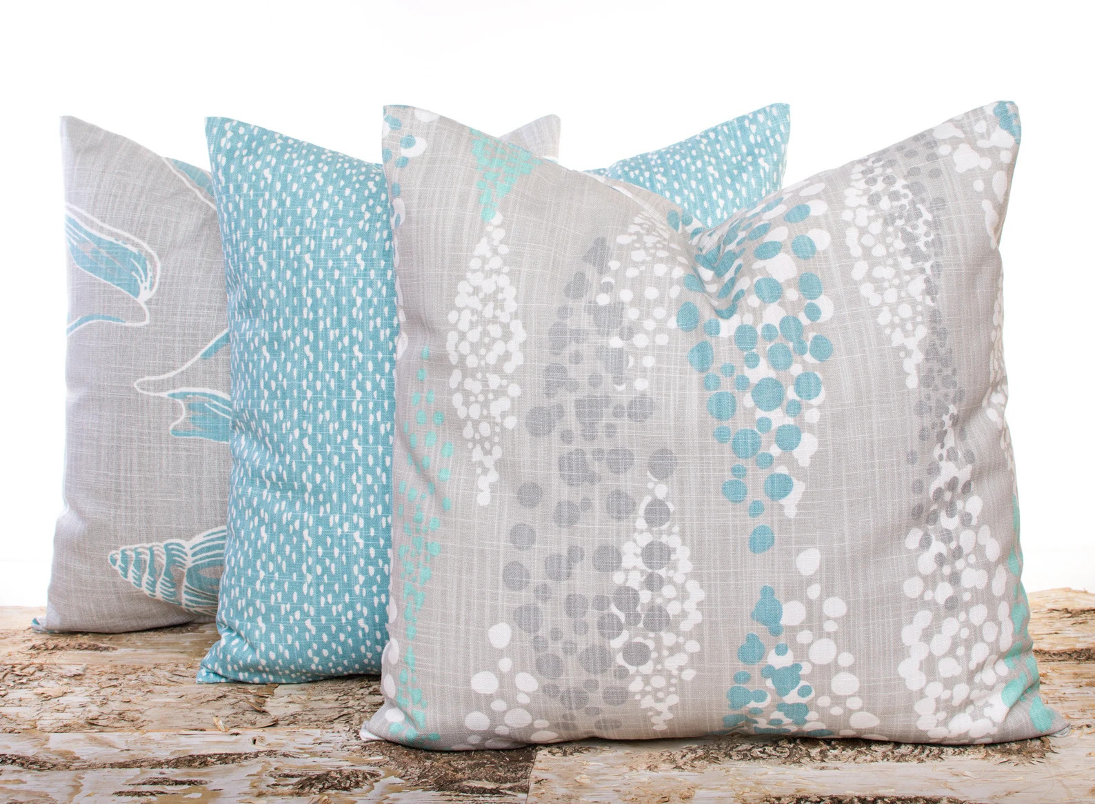 18 Fantastic Coastal Pillow Cover Designs That Will Refresh Your Beach Home