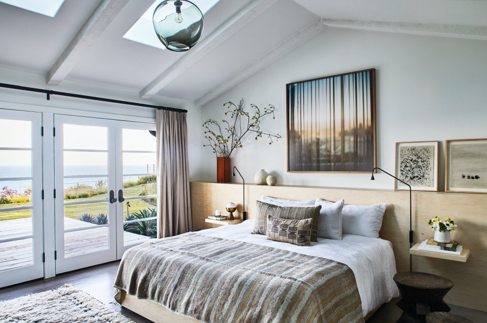18 Majestic Mediterranean Bedroom Interiors That Will Strike You