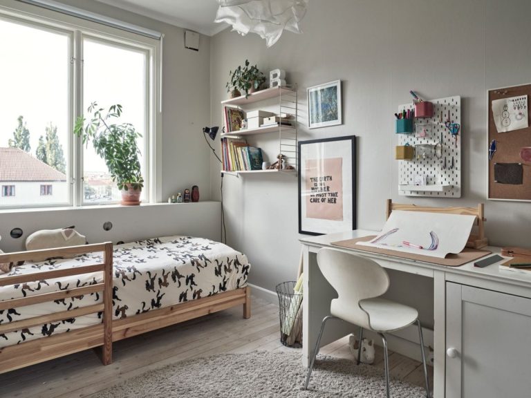 Scandinavian Children's Room With Desk Scandinavian Children's Room With Desk