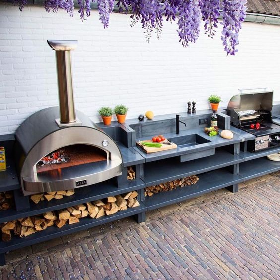 Beautiful Outdoor Summer Kitchens To Get Inspired