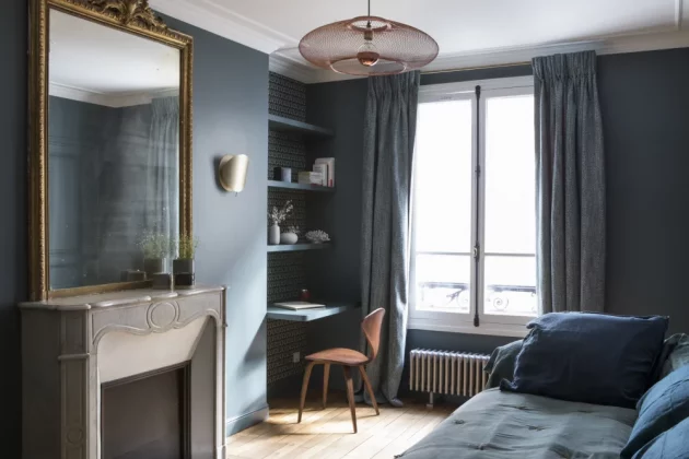 How to arrange an office area in a bedroom?