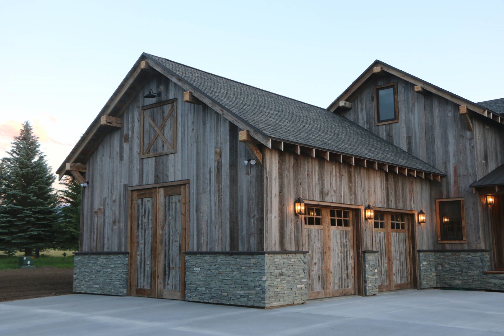 20 Amazing Rustic Garage Exterior Designs That Simply Fit In 20 Amazing Rustic Garage Exterior Designs That Simply Fit In