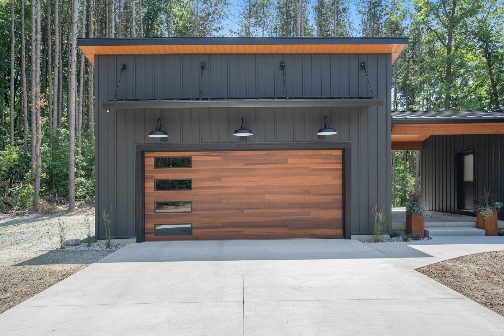 20 Amazing Rustic Garage Exterior Designs That Simply Fit In 20 Amazing Rustic Garage Exterior Designs That Simply Fit In