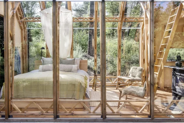 A dreamy wood and glass cabin for outdoor living