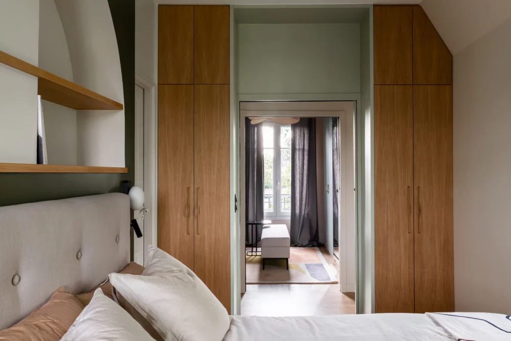 A renovated millstone house offers a real lesson in color on the banks of the Seine A renovated millstone house offers a real lesson in color on the banks of the Seine